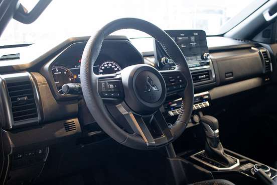MITSUBISHI-TRITON-2026