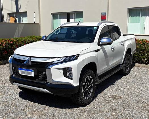 MITSUBISHI L200 TRITON 2.4 16V TURBO DIESEL SPORT HPE-S CD 4P 4X4 AUTOMÁTICO