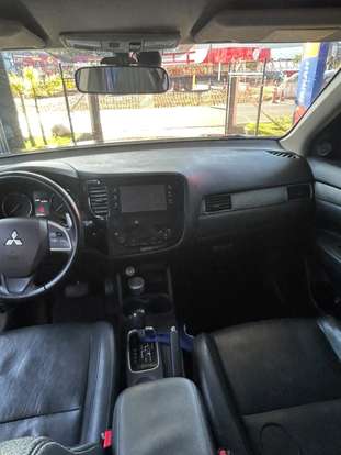 MITSUBISHI-OUTLANDER-2014
