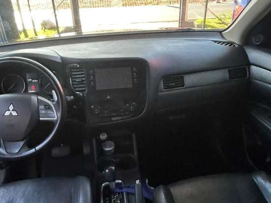 MITSUBISHI-OUTLANDER-2.0 16V GASOLINA 4P AUTOMÁTICO MITSUBISHI-OUTLANDER-2014