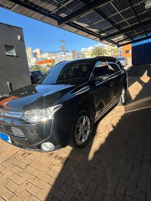 MITSUBISHI-OUTLANDER-2014