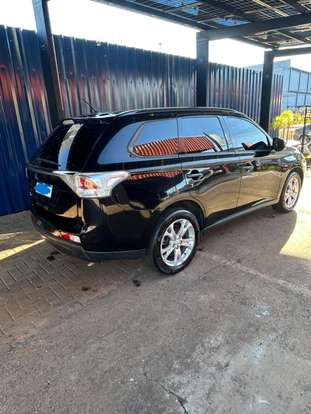 MITSUBISHI-OUTLANDER-2014