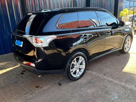 MITSUBISHI-OUTLANDER-2.0 16V GASOLINA 4P AUTOMÁTICO MITSUBISHI-OUTLANDER-2014