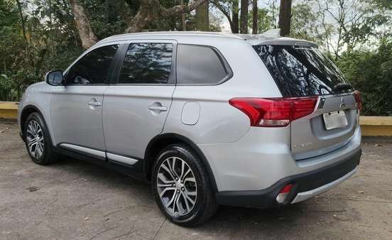MITSUBISHI-OUTLANDER-2016