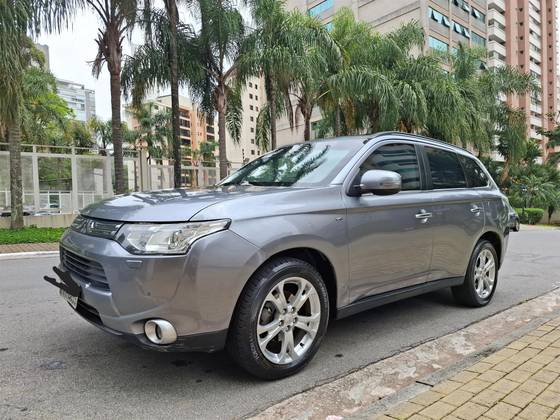 MITSUBISHI OUTLANDER 3.0 GT 4X4 V6 24V GASOLINA 4P AUTOMÁTICO
