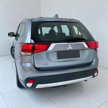 MITSUBISHI-OUTLANDER-2017