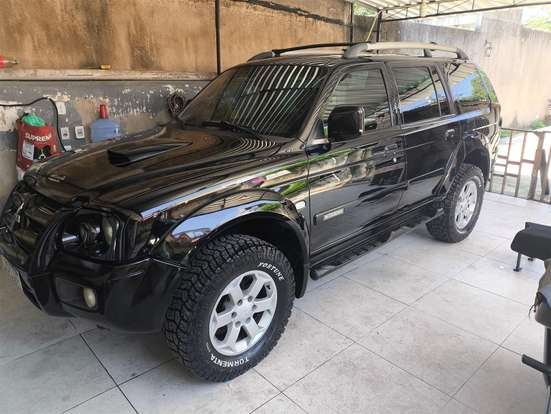 MITSUBISHI-PAJERO-2009