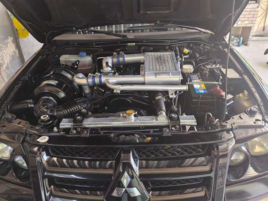 MITSUBISHI-PAJERO-2009
