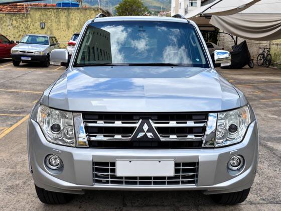 MITSUBISHI PAJERO FULL 3.2 HPE 4X4 16V TURBO INTERCOOLER DIESEL 2P AUTOMÁTICO