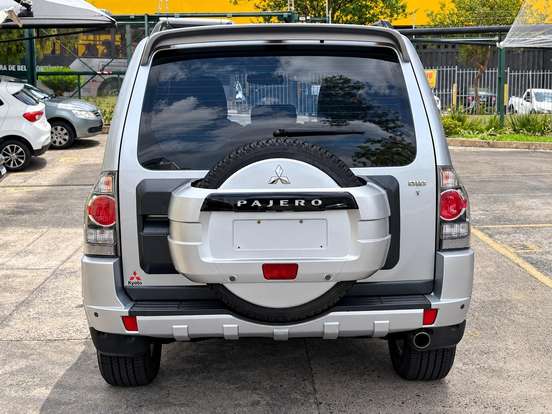 MITSUBISHI-PAJERO FULL-3.2 HPE 4X4 16V TURBO INTERCOOLER DIESEL 2P AUTOMÁTICO MITSUBISHI-PAJERO FULL-2011