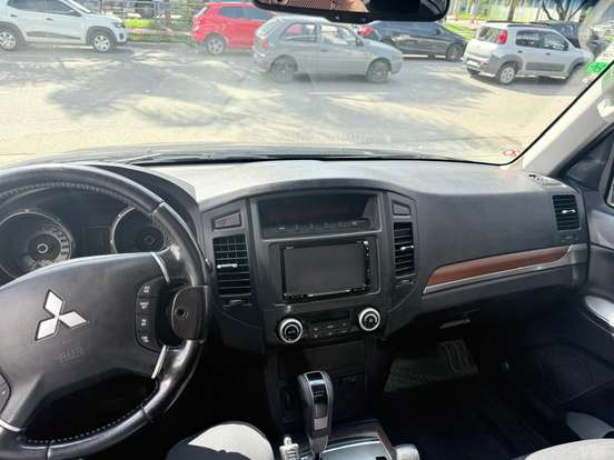 MITSUBISHI-PAJERO FULL-2010