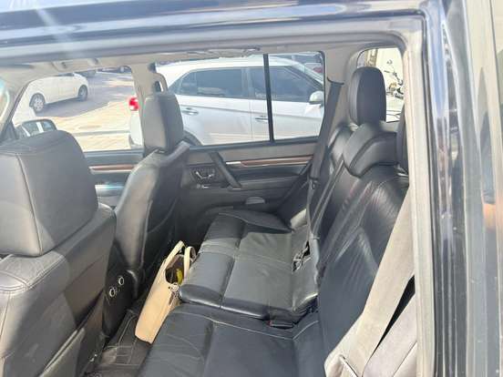 MITSUBISHI-PAJERO FULL-2010