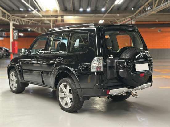 MITSUBISHI-PAJERO FULL-3.8 HPE 4X4 V6 24V GASOLINA 4P AUTOMÁTICO MITSUBISHI-PAJERO FULL-2013