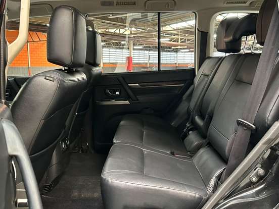MITSUBISHI-PAJERO FULL-3.8 HPE 4X4 V6 24V GASOLINA 4P AUTOMÁTICO MITSUBISHI-PAJERO FULL-2013