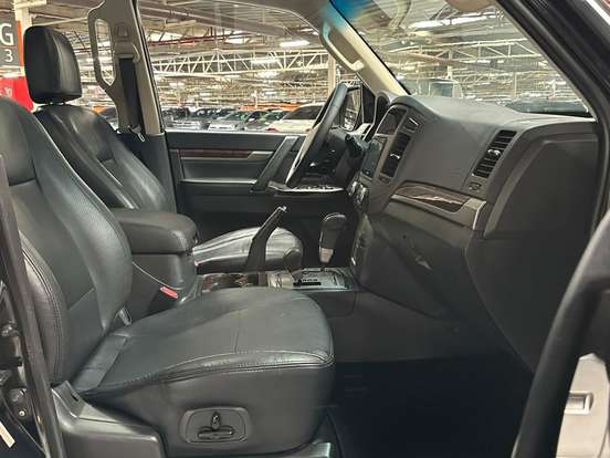 MITSUBISHI-PAJERO FULL-3.8 HPE 4X4 V6 24V GASOLINA 4P AUTOMÁTICO MITSUBISHI-PAJERO FULL-2013