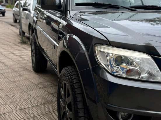 MITSUBISHI-PAJERO TR4-2.0 4X4 16V 140CV FLEX 4P AUTOMÁTICO MITSUBISHI-PAJERO TR4-2012