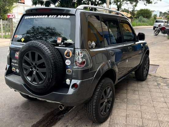 MITSUBISHI-PAJERO TR4-2.0 4X4 16V 140CV FLEX 4P AUTOMÁTICO MITSUBISHI-PAJERO TR4-2012
