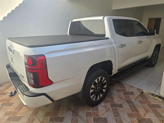 MITSUBISHI-TRITON-2.4 BITURBO DIESEL CD HPE 4X4 AUTOMÁTICO MITSUBISHI-TRITON-2025