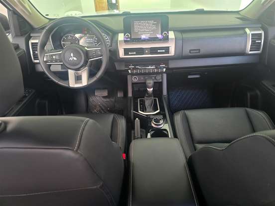 MITSUBISHI-TRITON-2025