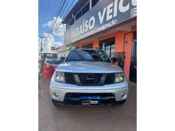 NISSAN FRONTIER 2.5 LE 4X4 CD TURBO ELETRONIC DIESEL 4P AUTOMÁTICO