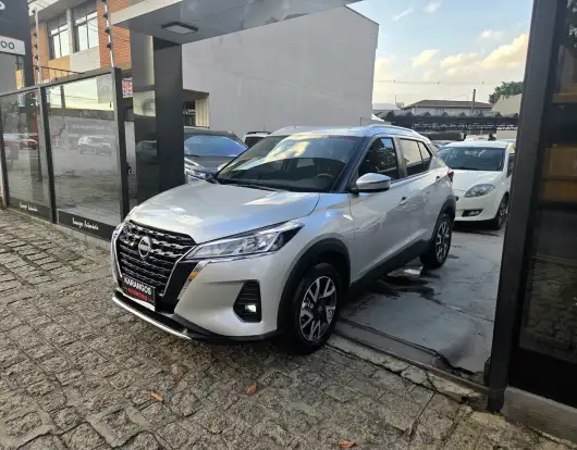 NISSAN-KICKS-2023