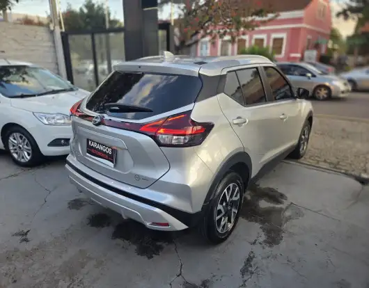 NISSAN-KICKS-2023