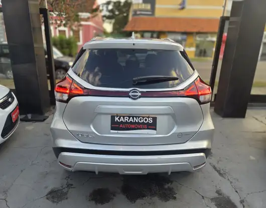 NISSAN-KICKS-2023