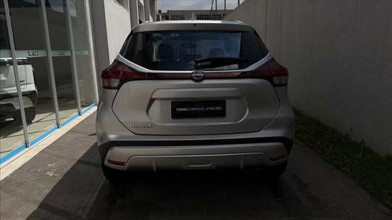 NISSAN-KICKS-2023