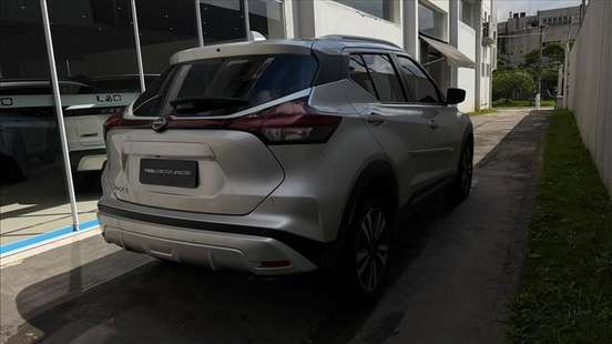 NISSAN-KICKS-2023