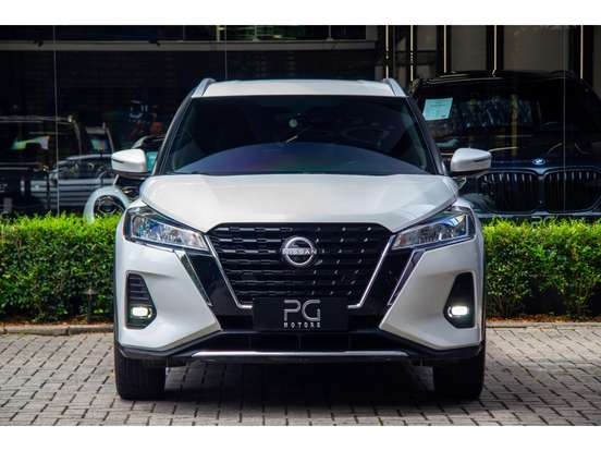NISSAN-KICKS-2023