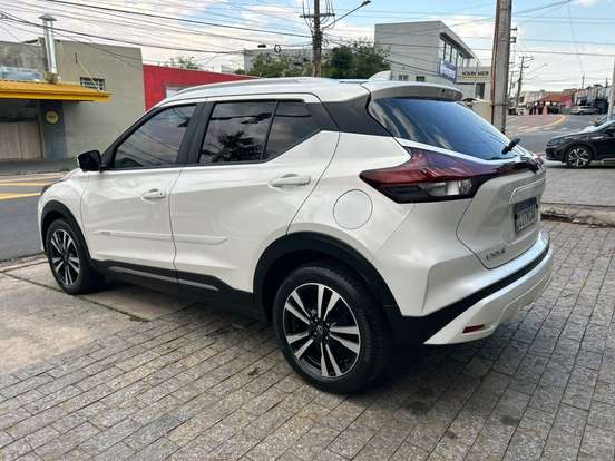 NISSAN-KICKS-2023