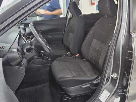 NISSAN-KICKS-2023