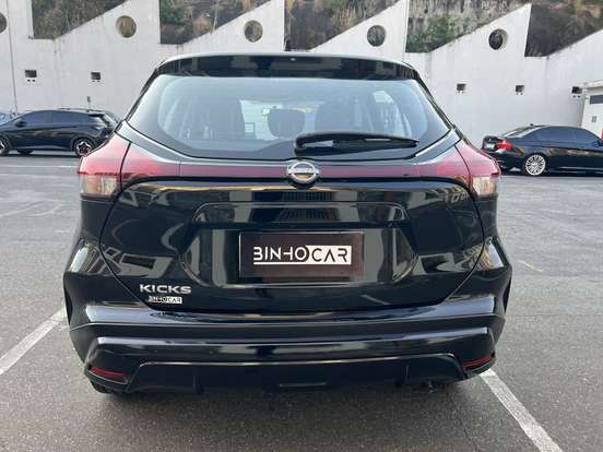 NISSAN-KICKS-2023