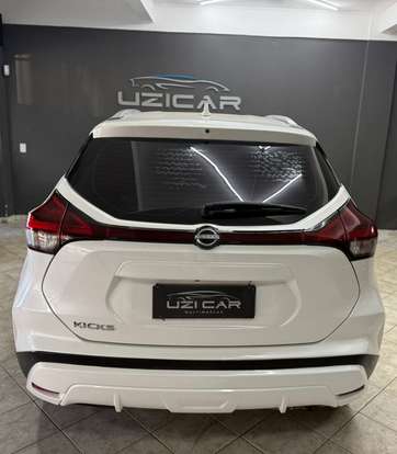 NISSAN-KICKS-2023