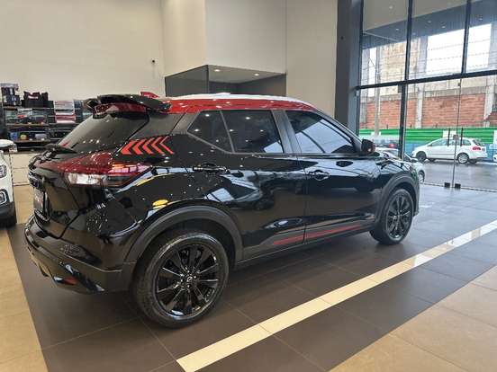 NISSAN-KICKS-2023