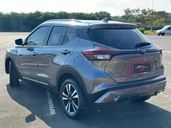 NISSAN-KICKS PLAY-2025