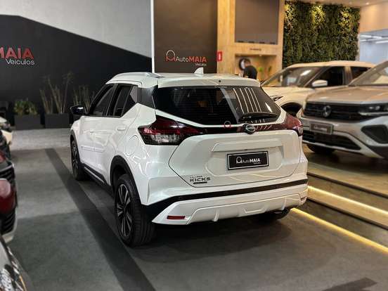 NISSAN-KICKS PLAY-2025