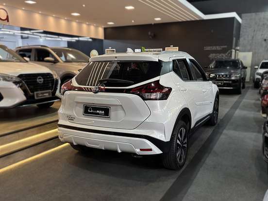 NISSAN-KICKS PLAY-2025