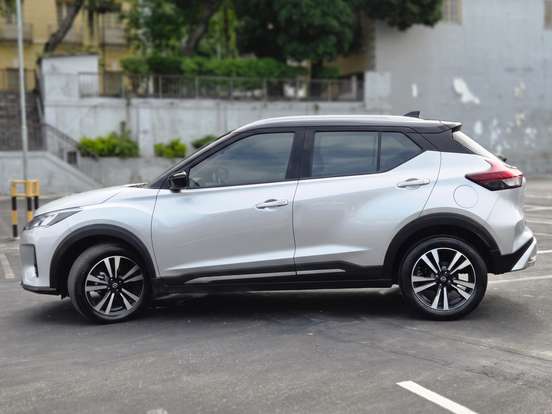 NISSAN-KICKS PLAY-2025