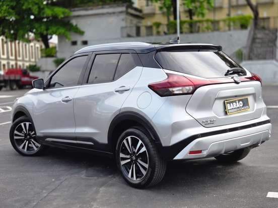 NISSAN-KICKS PLAY-2025