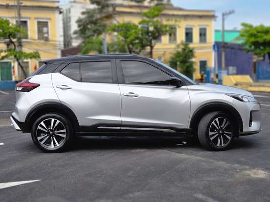 NISSAN-KICKS PLAY-2025