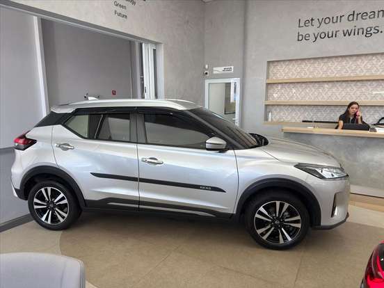 NISSAN-KICKS PLAY-2025