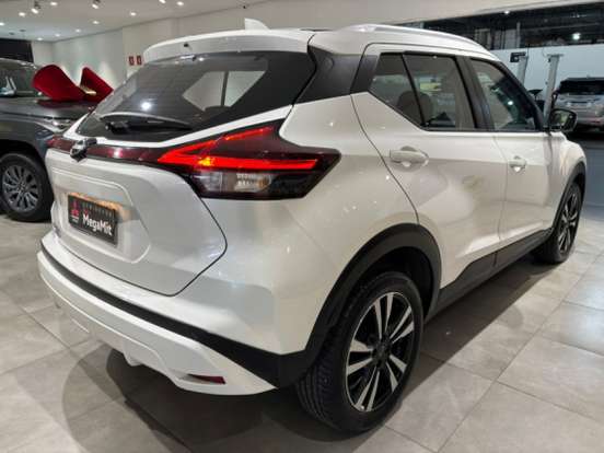 NISSAN-KICKS PLAY-2025