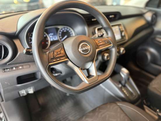 NISSAN-KICKS PLAY-2025
