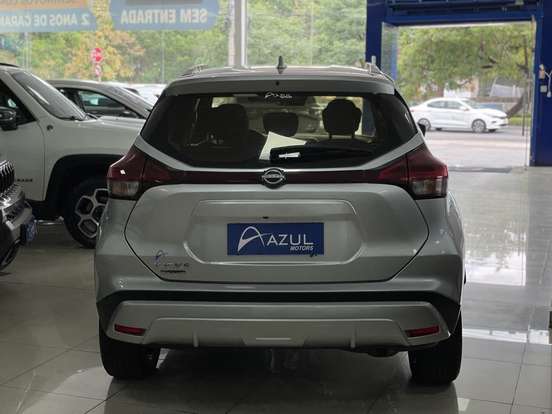 NISSAN-KICKS PLAY-2025