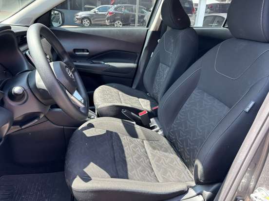 NISSAN-KICKS PLAY-2025