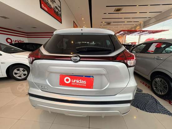 NISSAN-KICKS PLAY-2025