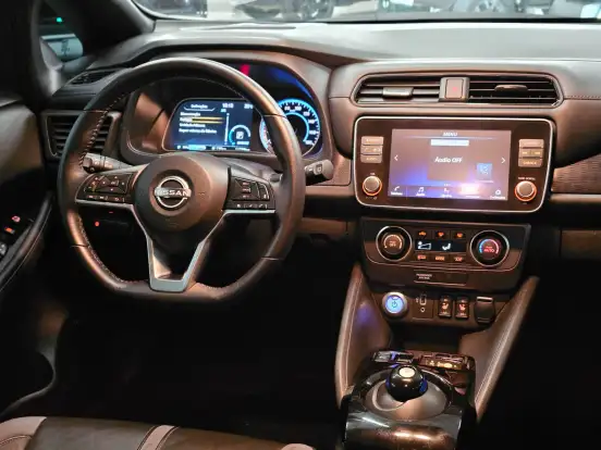 NISSAN-LEAF-2022
