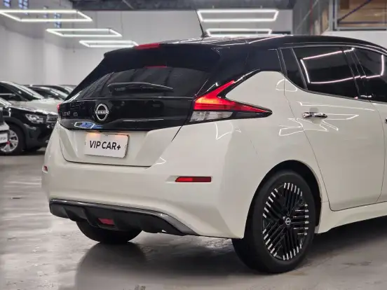 NISSAN-LEAF-2022
