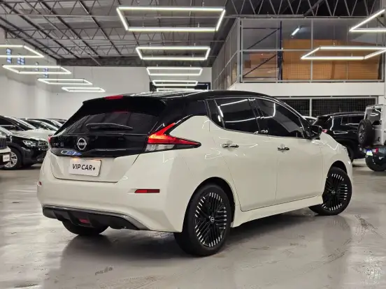 NISSAN-LEAF-2022